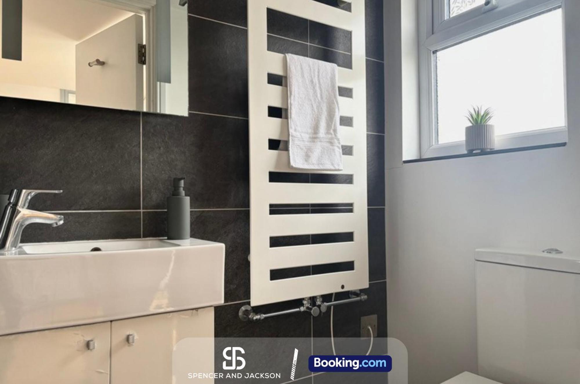 4 Bed Spacious House Near The Centre By Spencer And Jackson Short Lets & Serviced Holiday home Oxford