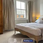 4 Bed Spacious Oxford House Near The City Centre By Spencer And Jackson Short Lets & Serviced Accommodation